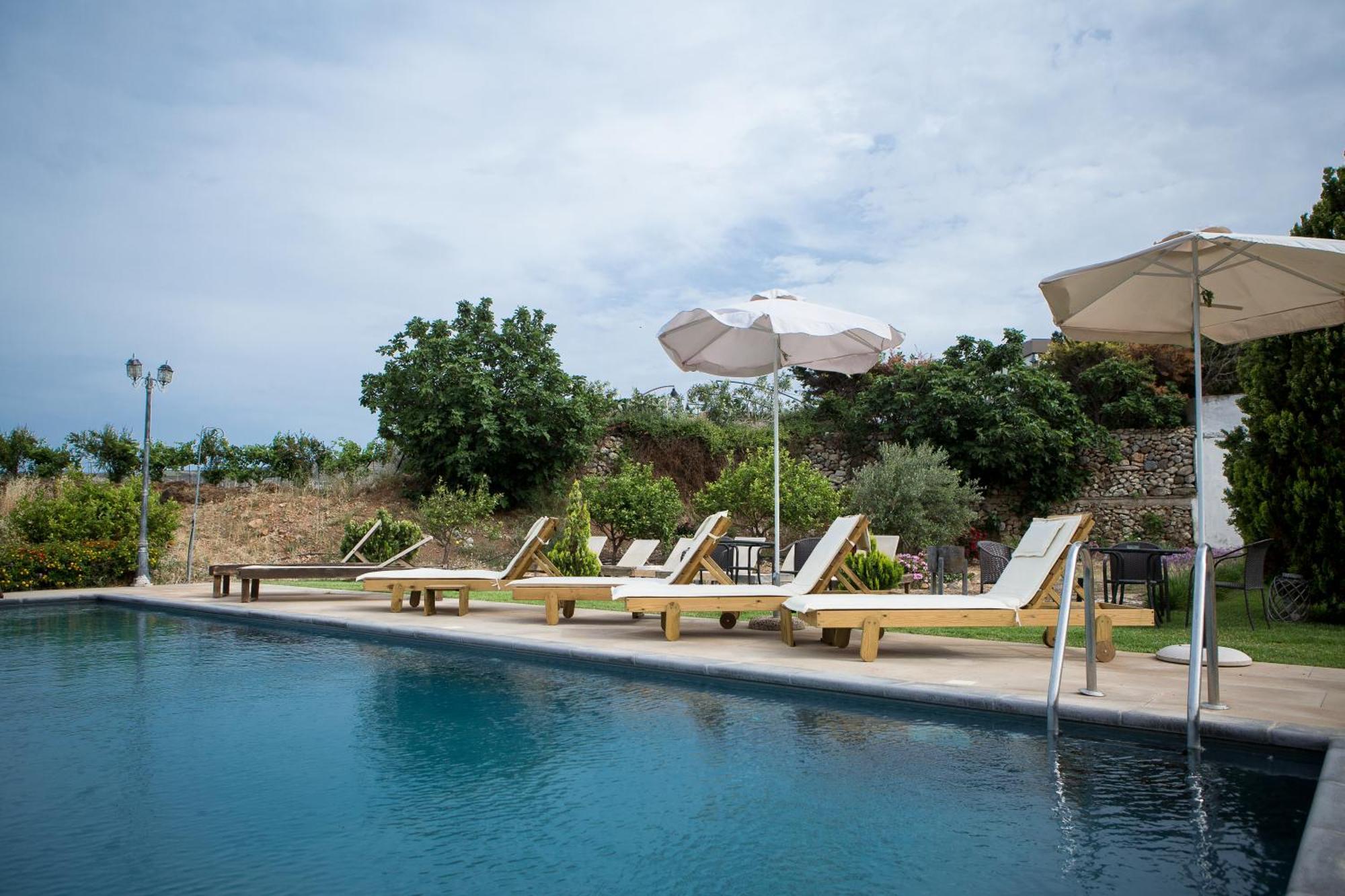 Agarathos Traditional Rooms With Pool Каливиани Экстерьер фото