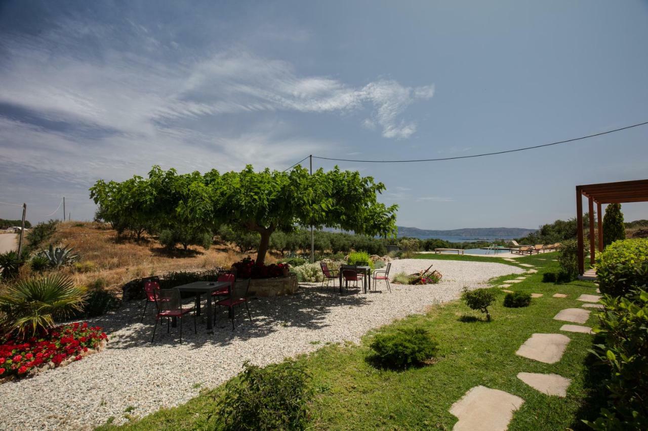 Agarathos Traditional Rooms With Pool Каливиани Экстерьер фото